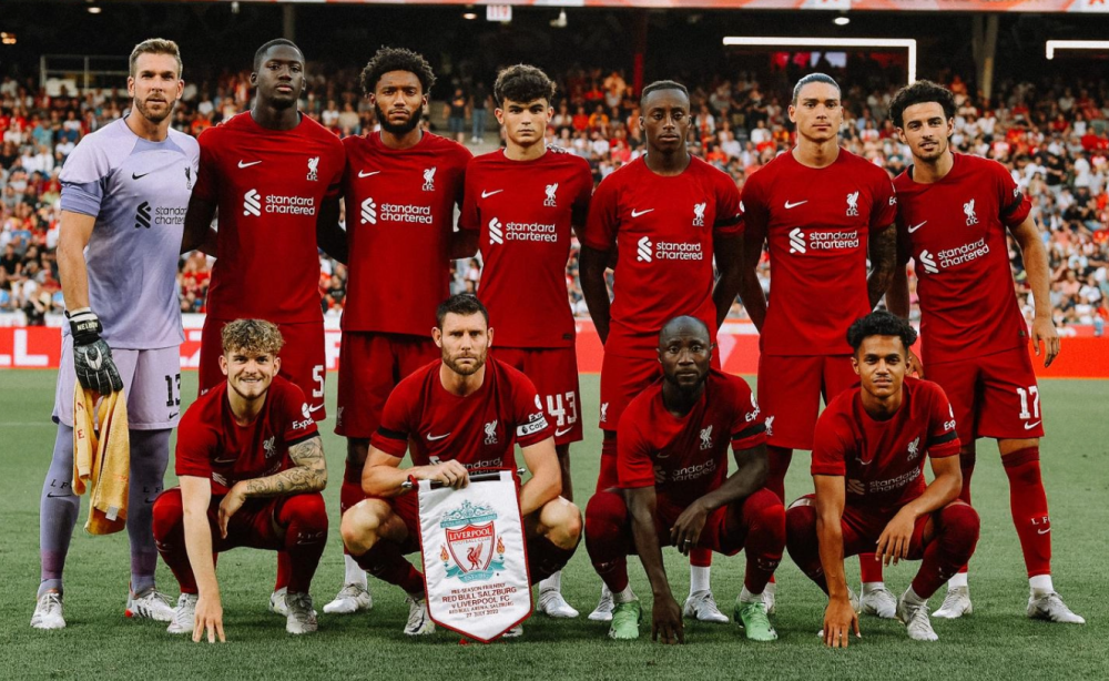 包含广州队迎社区盾关键赛，今晚战术微调，气氛紧张，轮换策略成焦点的词条